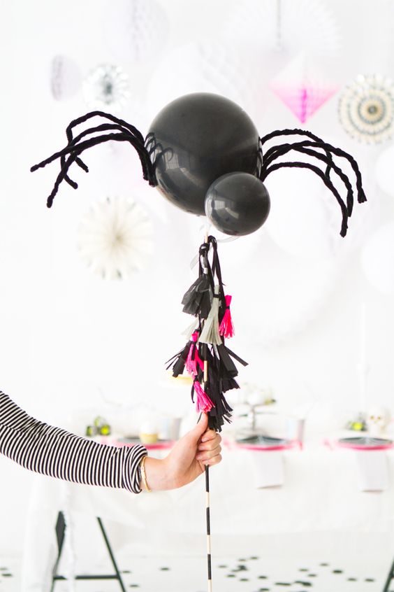 10 ideas sorprendentes para decorar con globos en Halloween 8
