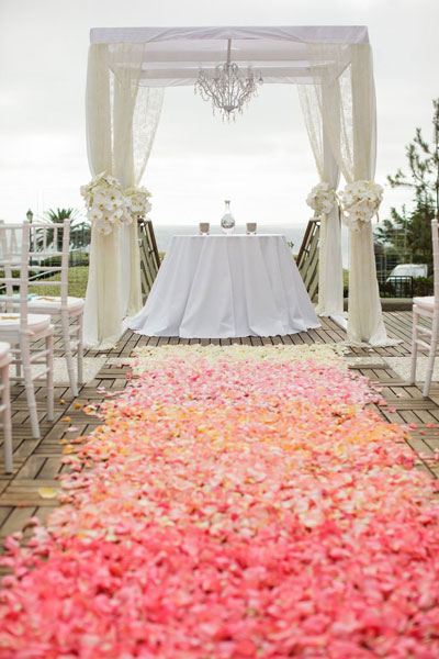 Ideas-para-decorar-el-camino-de-la-novia-al-altar