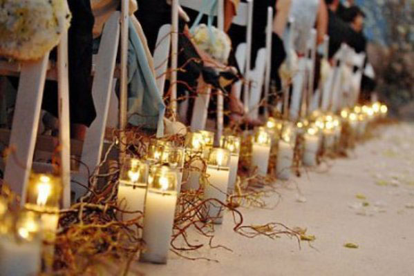 Hermosas ideas para decorar el camino de la novia al altar 2