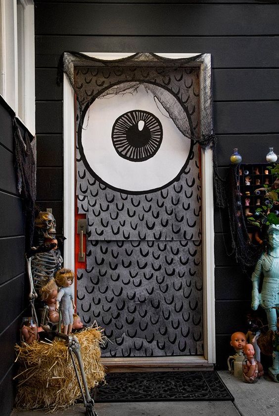 10 ideas para decorar tu puerta en Halloween 4