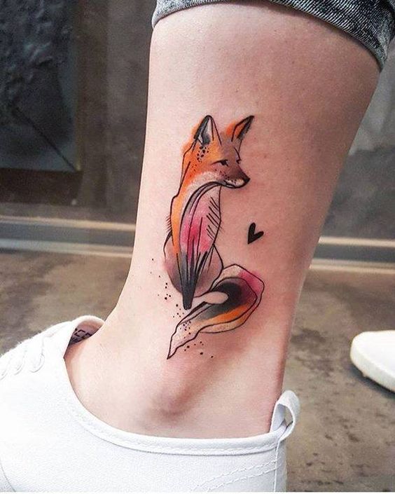 10 tatuajes sencillos que lucirán hermosos en tus tobillos 13