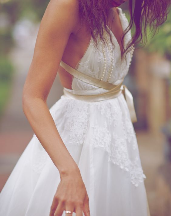 10 vestidos de novia ideales para boda en jardín de día | Mujer de 10