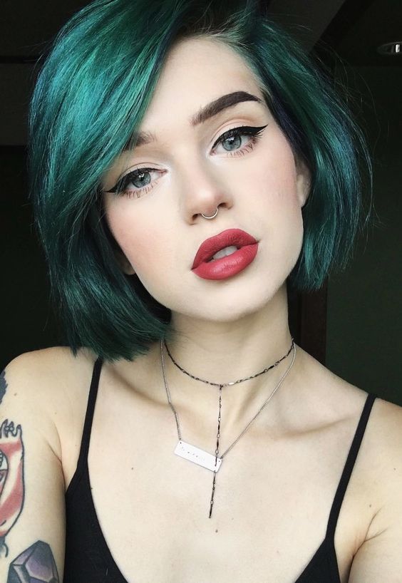 Cabello Corto Azul