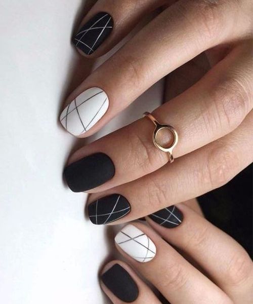 10 diseños de uñas minimalistas en blanco y negro que amarás 4