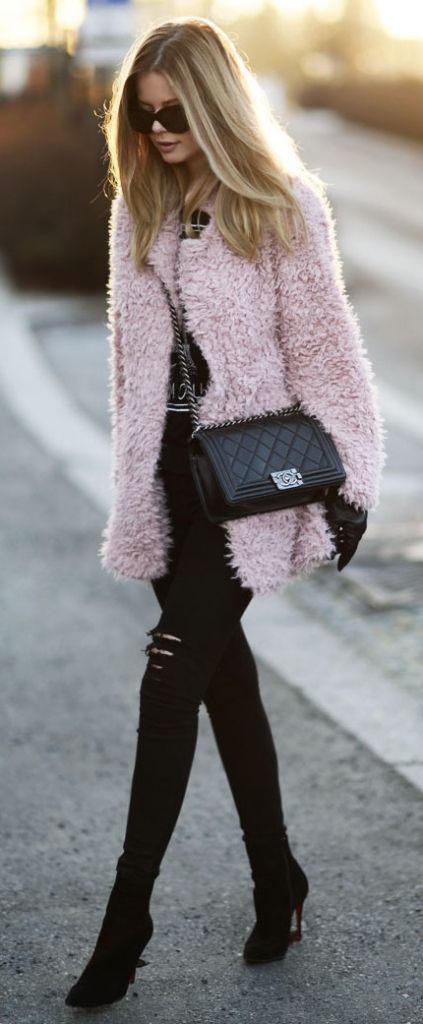 10 looks invernales para las amantes del negro 6