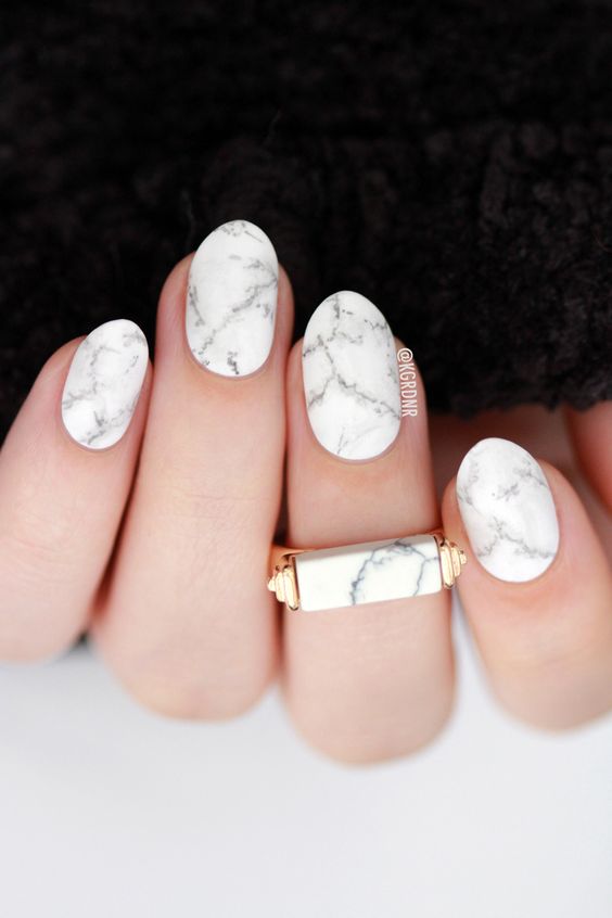 10 diseños de uñas blancas que querrás tener ahora mismo 10