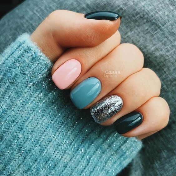 10 diseños de uñas con brillo que te encantarán 8