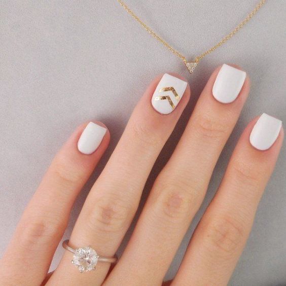 10 diseños de uñas blancas que querrás tener ahora mismo 9