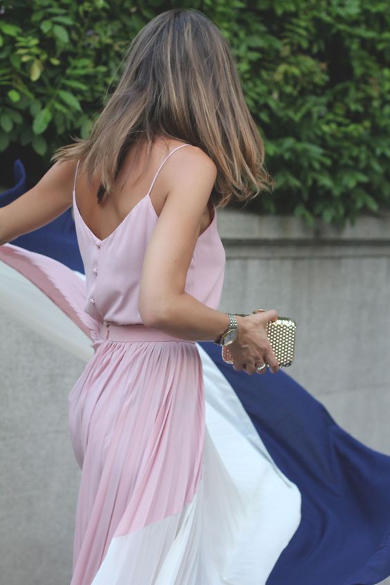 10 peinados de cabello suelto para asistir a una boda 5