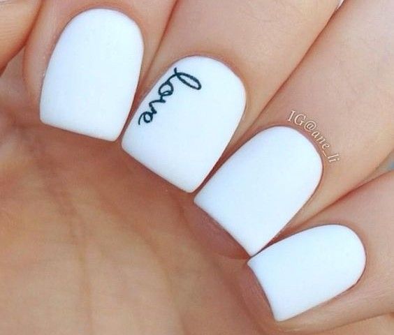 10 diseños de uñas blancas que querrás tener ahora mismo 3