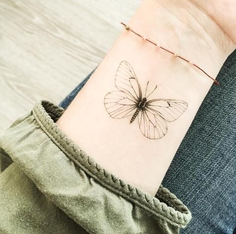 Tatuajes de mariposa para chicas que empiezan una nueva etapa 6