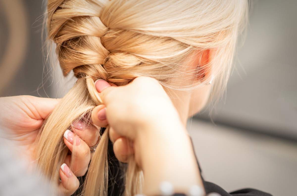 10 coletas de caballo con trenzas para mujeres elegantes