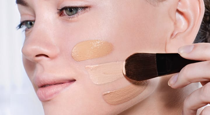 7 trucos de maquillaje para iluminar tu piel morena 5