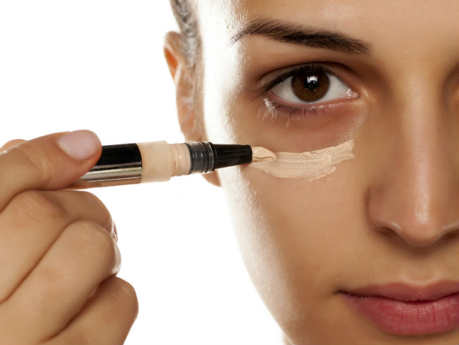 7 trucos de maquillaje para iluminar tu piel morena 0