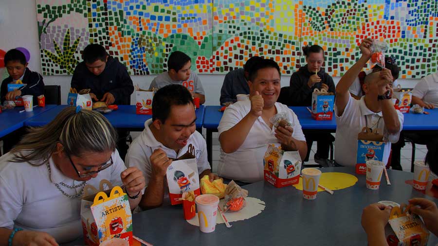 Esta iniciativa lleva una #CargaDeSonrisas a miles de niños 2