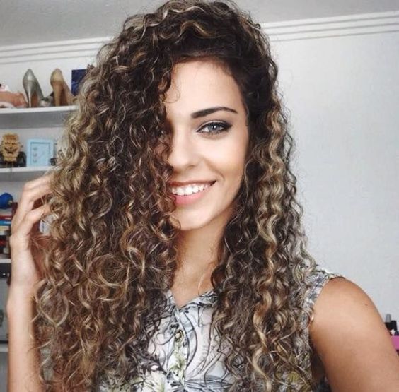 tintes-cabelo-rizado