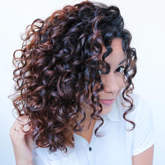 tintes-cabelo-rizado