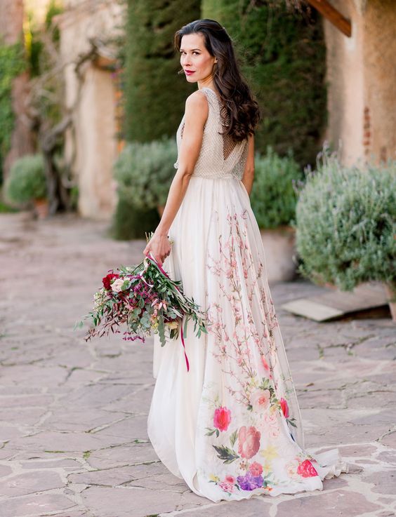 10 vestidos de novia bordados para las novias modernas 23