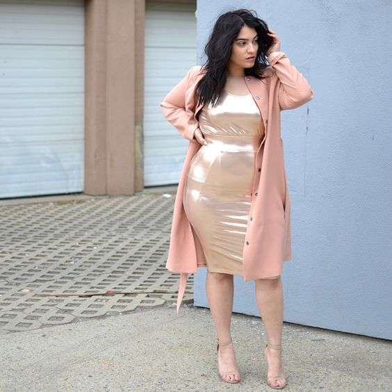 10 outfits para chicas curvy en temporada de lluvias y calor 1