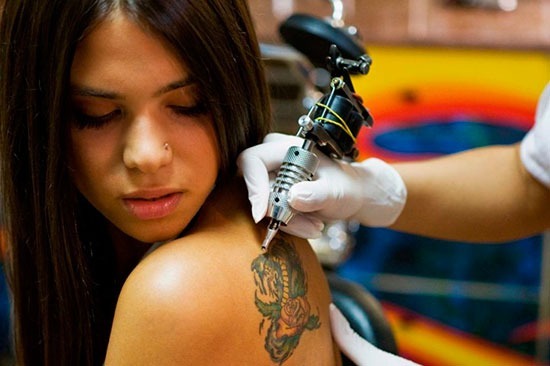 8 cosas que le ocurren a tu cuerpo al momento de tatuarte 1