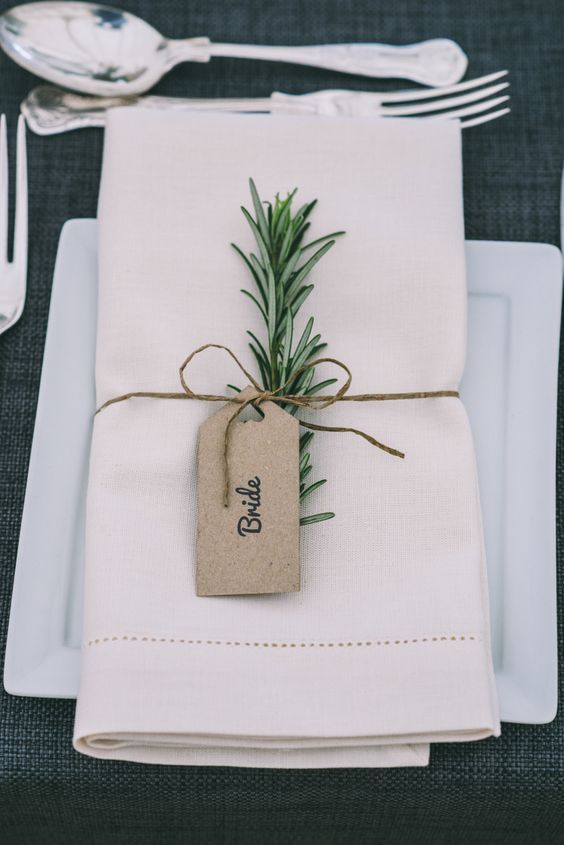 20 increíbles ideas DIY para decorar las mesas de tu boda 13