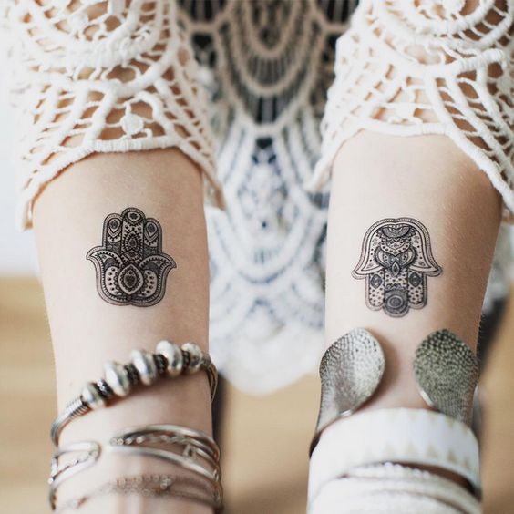 Tatuaje de la mano de Fátima