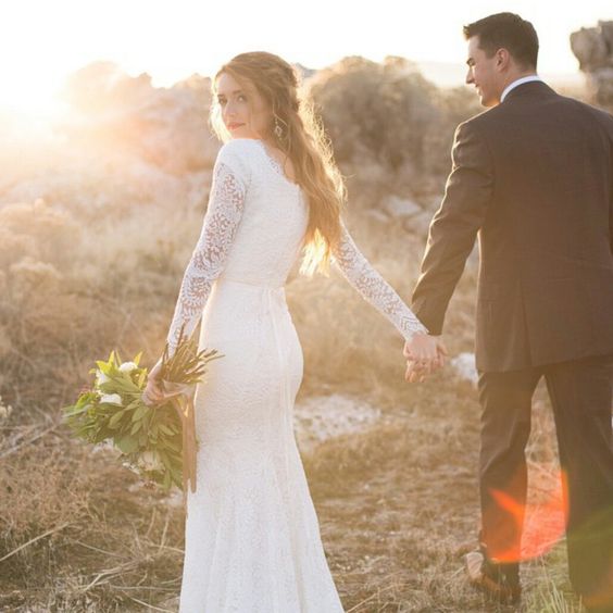 10 increíbles poses para las fotos del día de tu boda que debes intentar 10