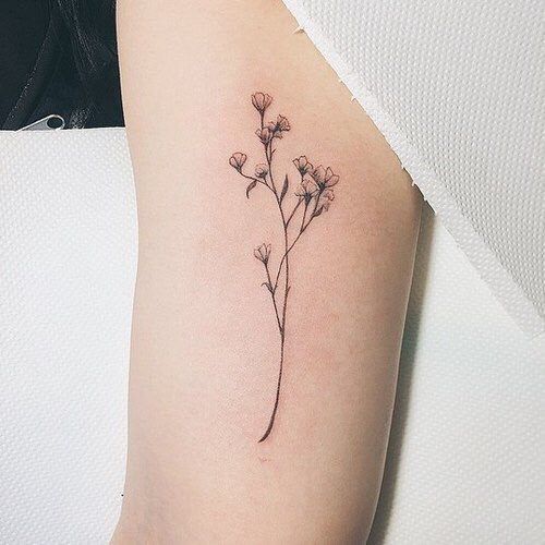 10 tatuajes de flores que te harán ver más femenina 0