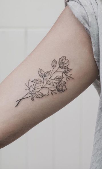 10 tatuajes de flores que te harán ver más femenina 1