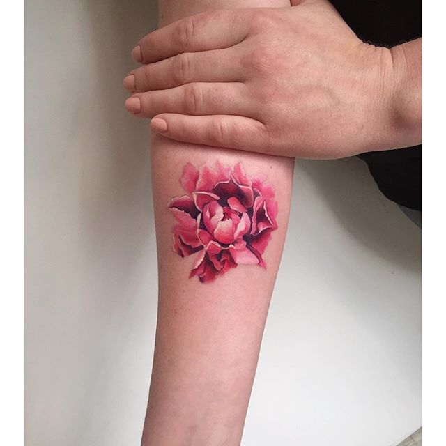 10 tatuajes de flores que te harán ver más femenina 3