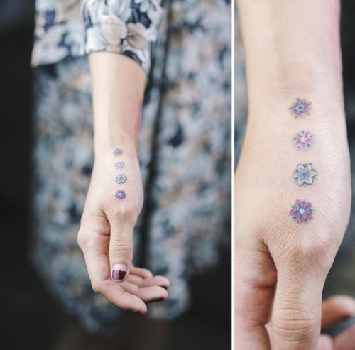 10 tatuajes de flores que te harán ver más femenina 2