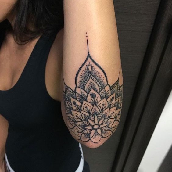 10 ideas de tatuajes para codos que te encantarán 7