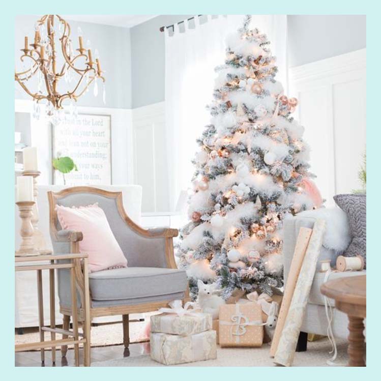 10 ideas para decorar tu árbol de Navidad en oro rosado