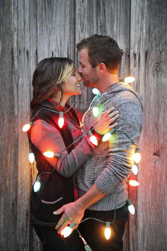 foto-navidena-pareja-luces