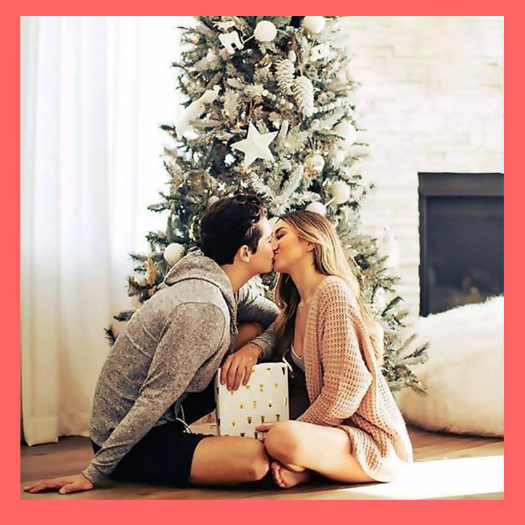 10 fotos navideñas que debes tomarte con tu pareja | Mujer de 10 10 fotos navideñas que debes tomarte con tu pareja | Mujer de 10