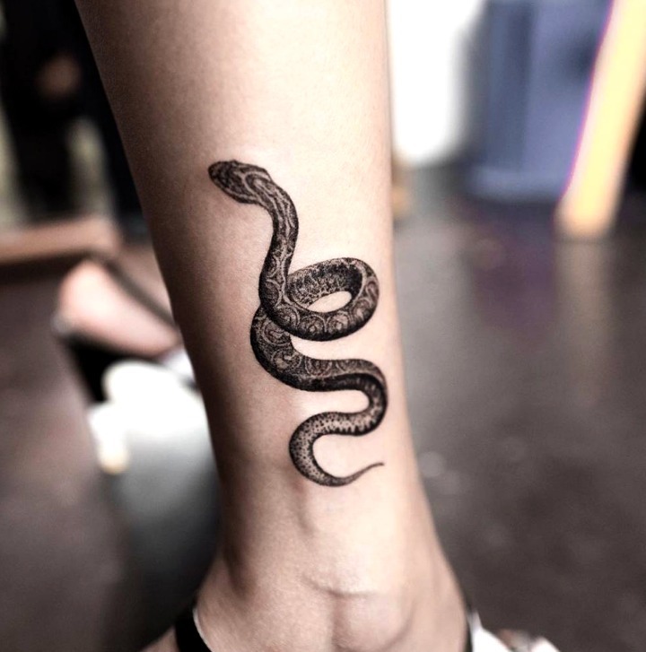 tatuajes-de-serpientes-pequenos-1