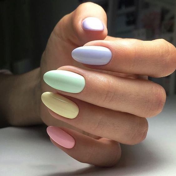 Uñas arcoíris, perfectas para recibir la primavera 2