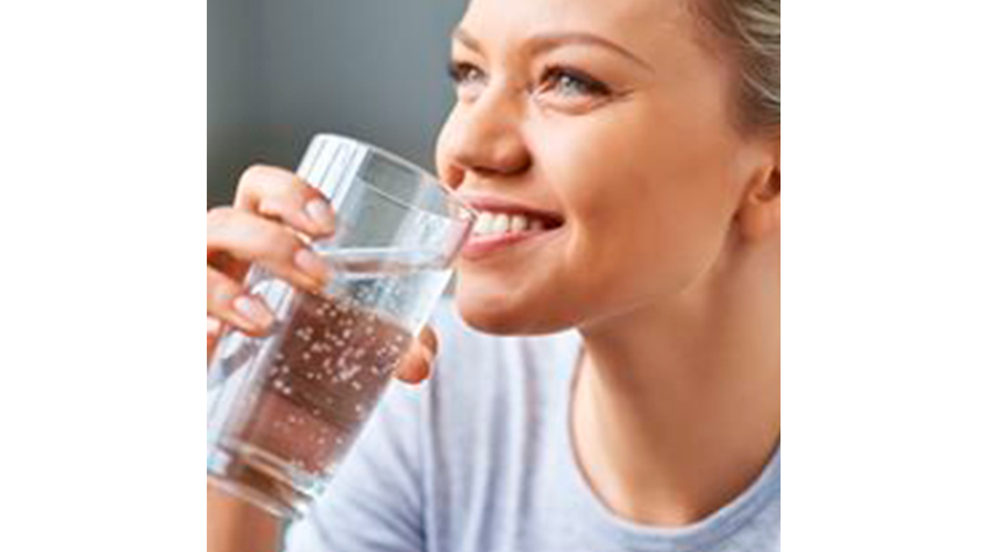 beber-agua-10-habitos-afectan-concentracion