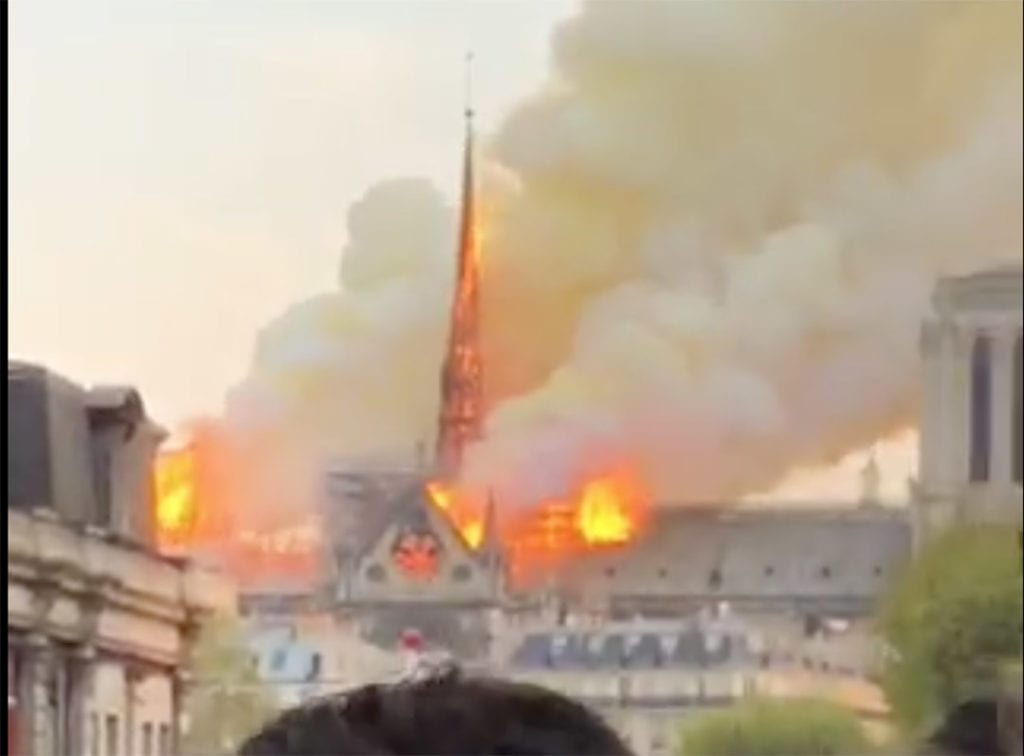 La catedral de Notre Dame, se incendia 2