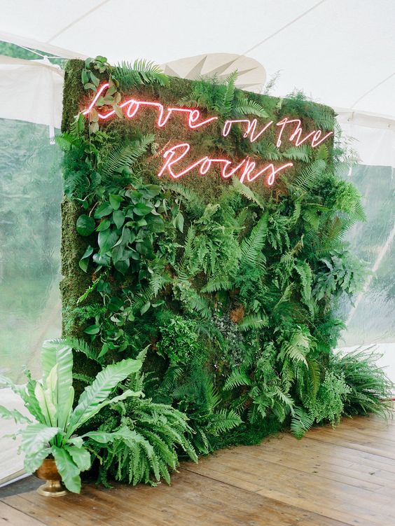 decoracion de boda con plantas pared