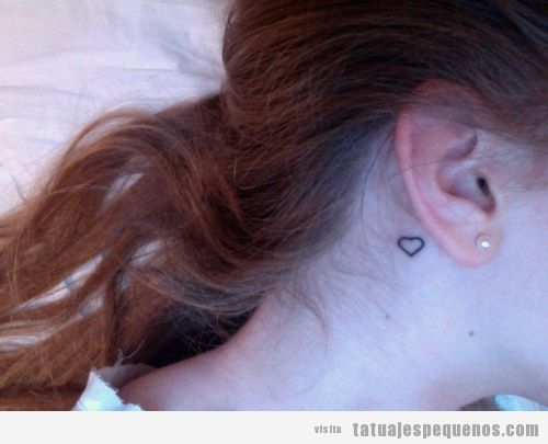 tatuajes en la oreja