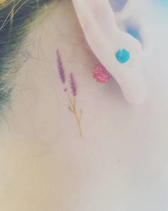 tatuajes en la oreja
