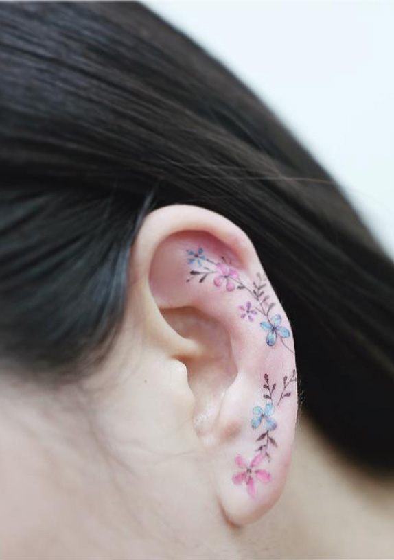 10 mini tatuajes en la oreja que te encantarán 2