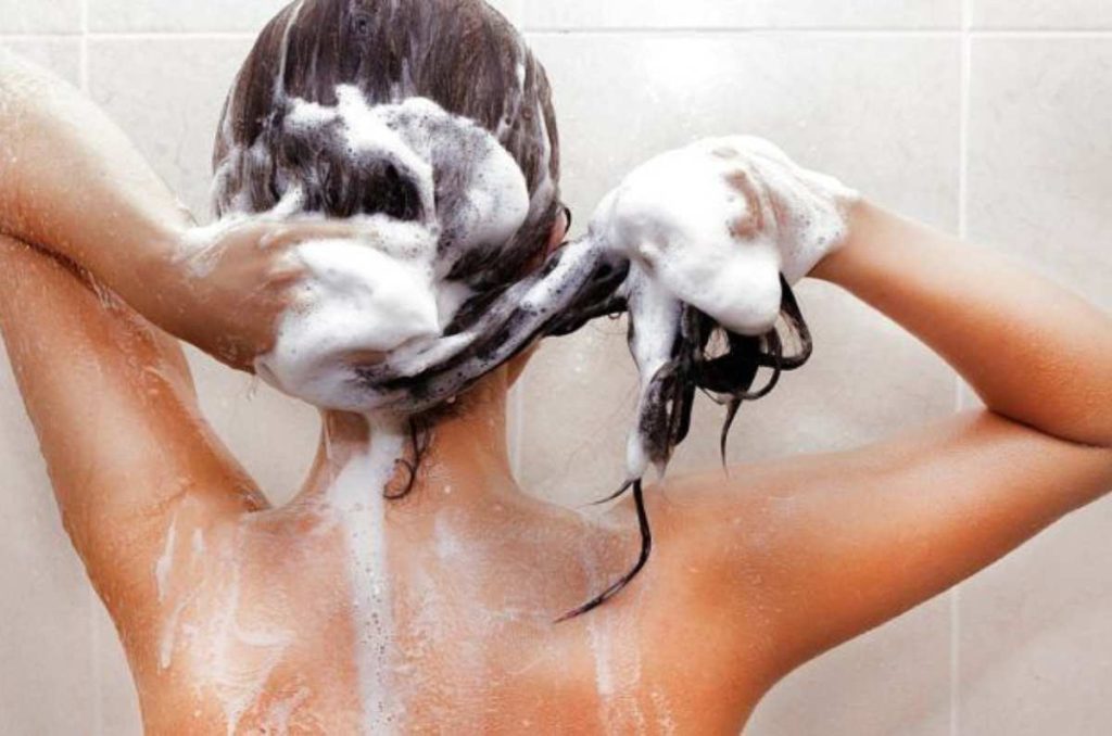 10 trucos para enchinar tu cabello si lo tienes muy lacio 0