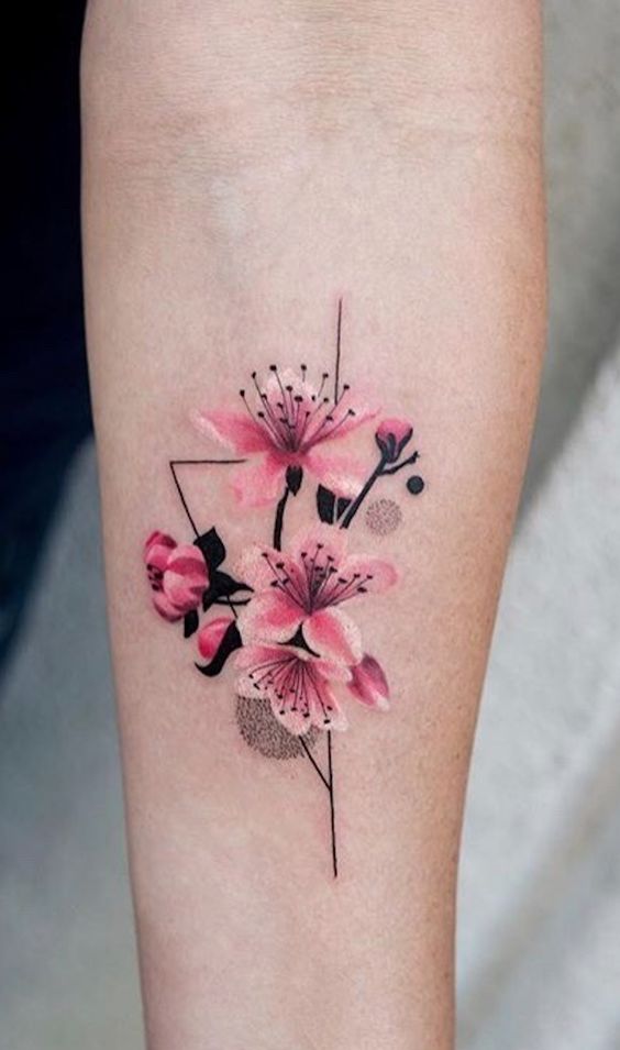 tatuaje-floral-geometrico-acuarela-brazo