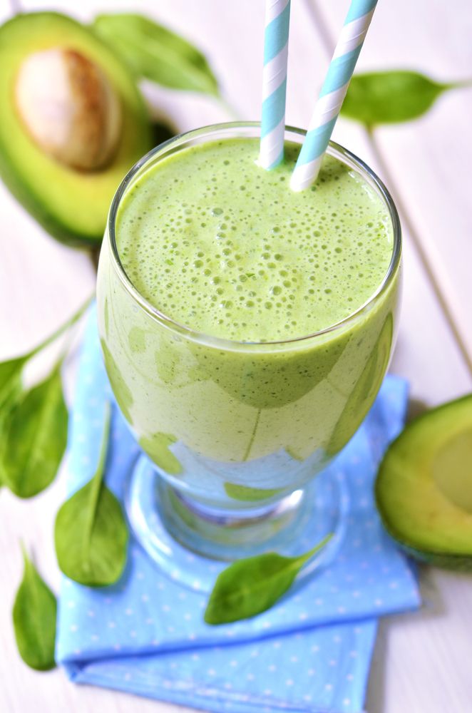 licuado de avena con aguacate y espinacas