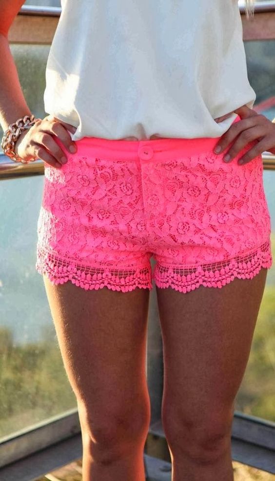 mini shorts errores de moda en epoca de calor