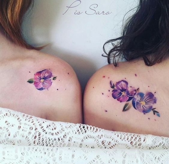 tatuajes de flores en acuarela