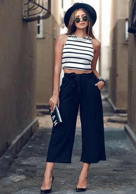 crop top a rayas con pantalon ancho