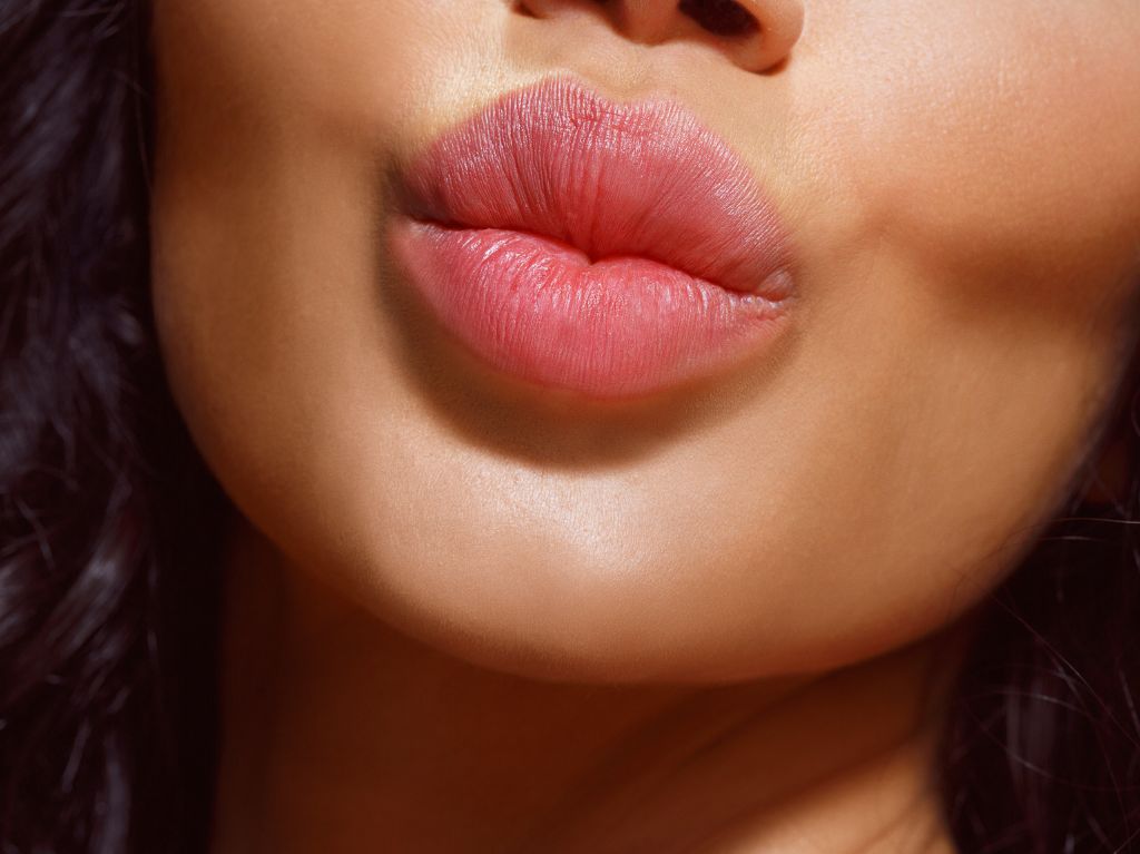 Estos son los 5 productos para aumentar tus labios naturalmente